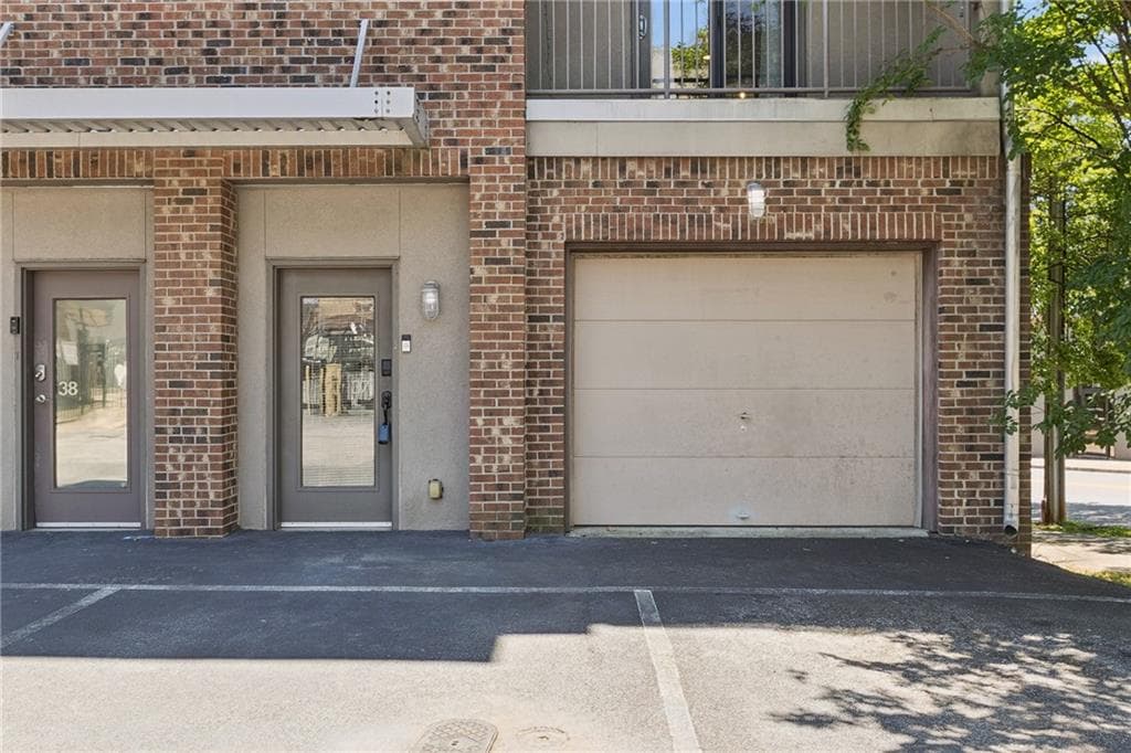 2 bedroom, 3 bathroom, 2,144 sq ft townhouse for rent at 238 Walker Street 37, Atlanta, GA 30313 for $2,600 a month — photo 2