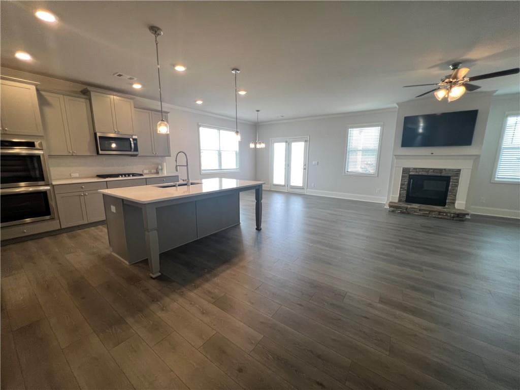 4 bedroom, 3 bathroom single family residence for rent at 7214 Whitewater Drive, Flowery Branch, GA 30542 for $3,300 a month — photo 4
