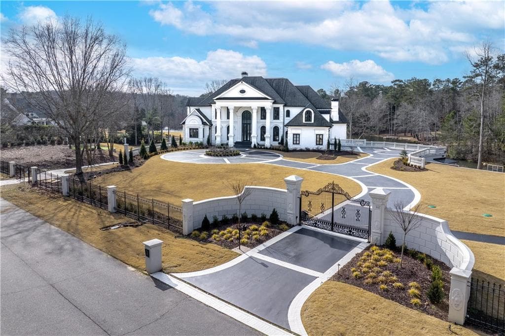 6 bedroom, 10 bathroom, 14,943 sq ft single family residence for sale at 10450 Belladrum, Alpharetta, GA 30022 — photo 2