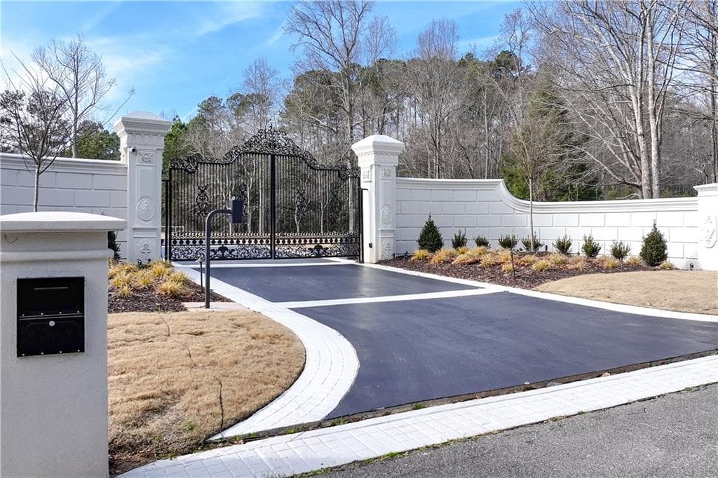 6 bedroom, 10 bathroom, 14,943 sq ft single family residence for sale at 10450 Belladrum, Alpharetta, GA 30022 — photo 9