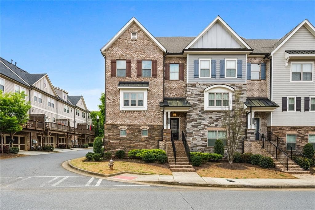 3 bedroom, 4 bathroom, 2,323 sq ft townhouse for sale at 173 Marietta Walk Trace, Marietta, GA 30064