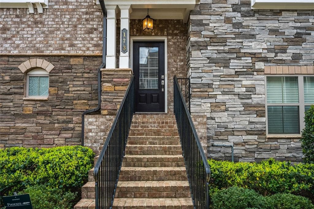 3 bedroom, 4 bathroom, 2,323 sq ft townhouse for sale at 173 Marietta Walk Trace, Marietta, GA 30064 — photo 2