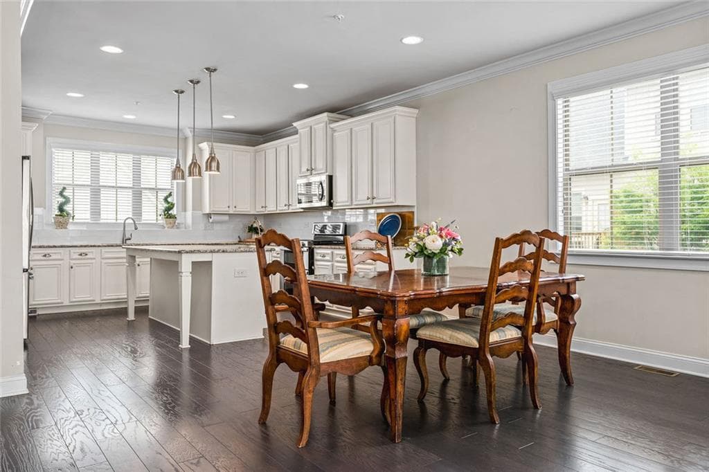 3 bedroom, 4 bathroom, 2,323 sq ft townhouse for sale at 173 Marietta Walk Trace, Marietta, GA 30064 — photo 6
