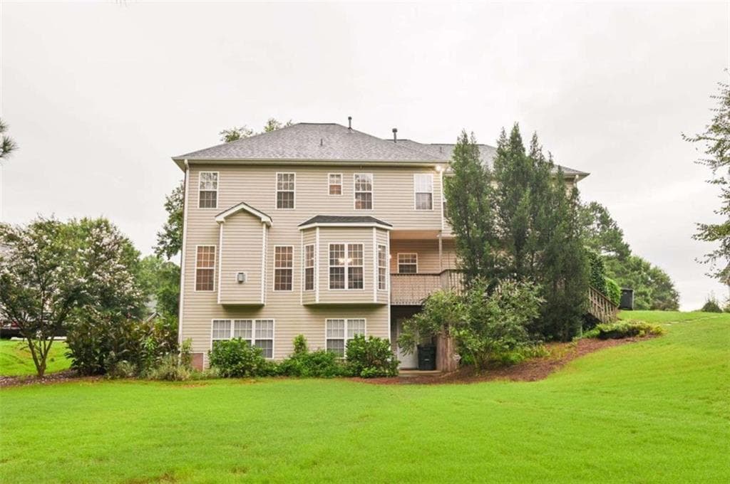 5 bedroom, 3 bathroom, 4,593 sq ft single family residence under contract at 233 Thorn Berry Way, Conyers, GA 30094 — photo 7