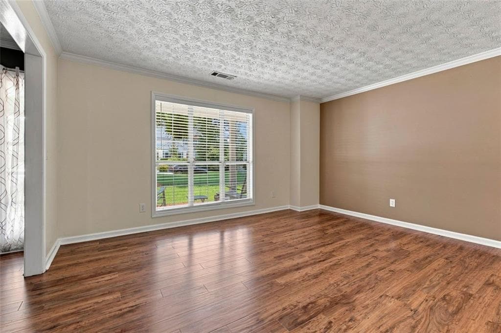4 bedroom, 3 bathroom, 2,900 sq ft single family residence for sale at 9878 Point View Drive, Jonesboro, GA 30238 — photo 7