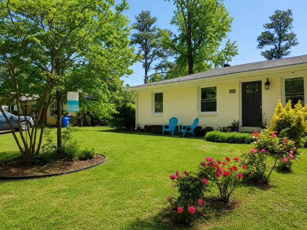 4 bedroom, 2 bathroom, 1,300 sq ft single family residence for rent at 827 Turpin Avenue, Atlanta, GA 30312 for $2,850 a month — photo 1 of 26