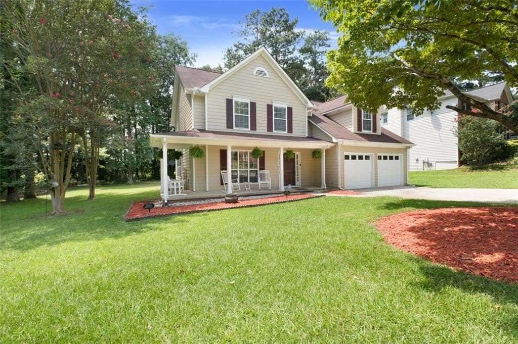 4 bedroom, 3 bathroom, 2,900 sq ft single family residence for sale at 9878 Point View Drive, Jonesboro, GA 30238