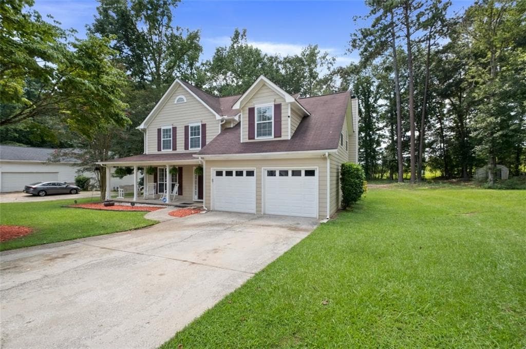 4 bedroom, 3 bathroom, 2,900 sq ft single family residence for sale at 9878 Point View Drive, Jonesboro, GA 30238 — photo 3