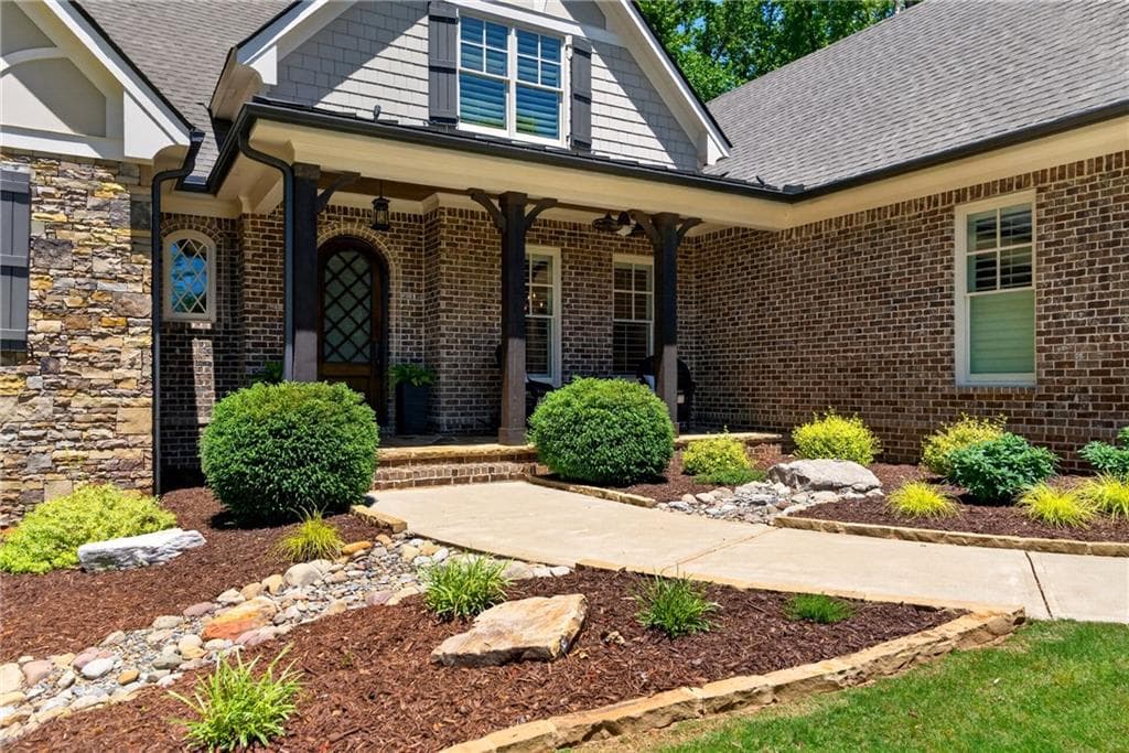 4 bedroom, 4 bathroom, 4,726 sq ft single family residence under contract at 3955 Ineal Drive, Cumming, GA 30028 — photo 4