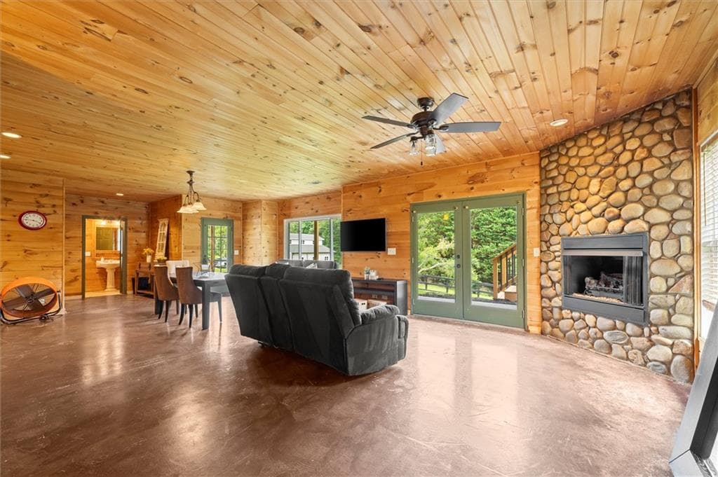 3 bedroom, 4 bathroom, 3,564 sq ft single family residence for sale at 15 Hyalite Road, Dahlonega, GA 30533 — photo 4