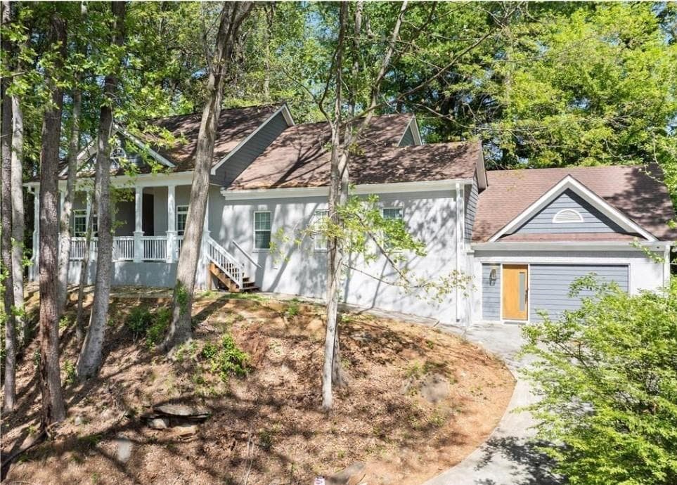 5 bedroom, 3 bathroom, 2,129 sq ft single family residence for sale at 2196 Fleetwood Court, Atlanta, GA 30311 — photo 2