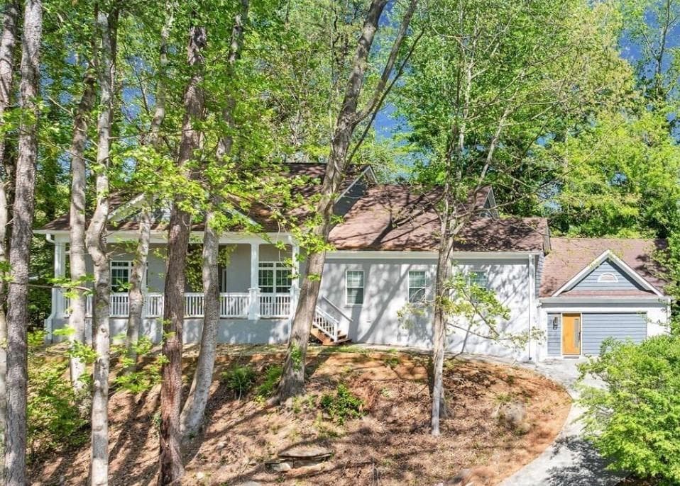 5 bedroom, 3 bathroom, 2,129 sq ft single family residence for sale at 2196 Fleetwood Court, Atlanta, GA 30311 — photo 3