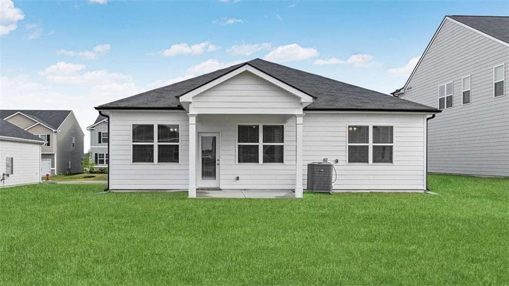 3 bedroom, 2 bathroom, 1,714 sq ft single family residence for sale at 170 White Spruce Way, Newnan, GA 30265 — photo 2