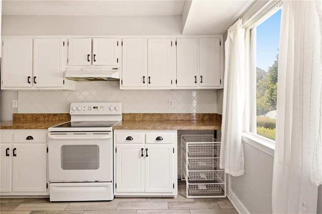 2 bedroom, 3 bathroom, 1,318 sq ft condominium for sale at 2912 Torreya Way, Marietta, GA 30067 — photo 1 of 28