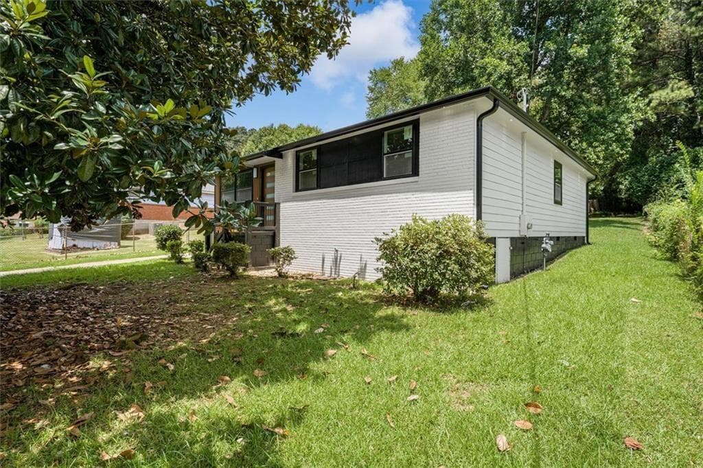 3 bedroom, 2 bathroom, 1,008 sq ft single family residence for rent at 2353 Clarissa Drive, Atlanta, GA 30318 for $2,700 a month — photo 5