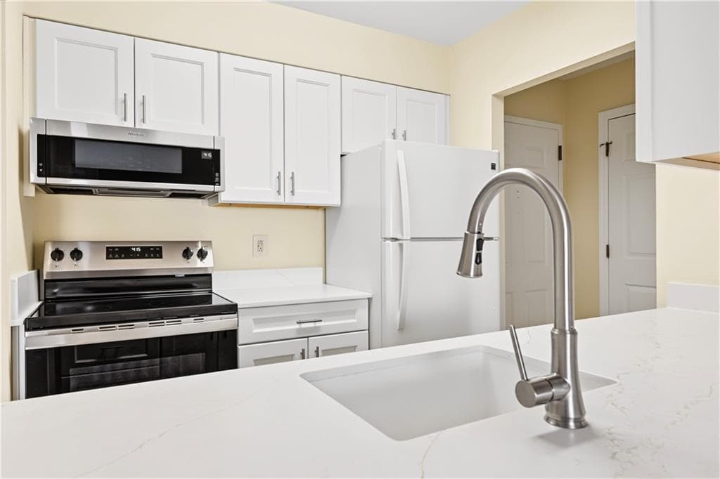 1 bedroom, 1 bathroom, 760 sq ft condominium for sale at 300 Johnson Ferry Road B1007, Sandy Springs, GA 30328 — photo 5
