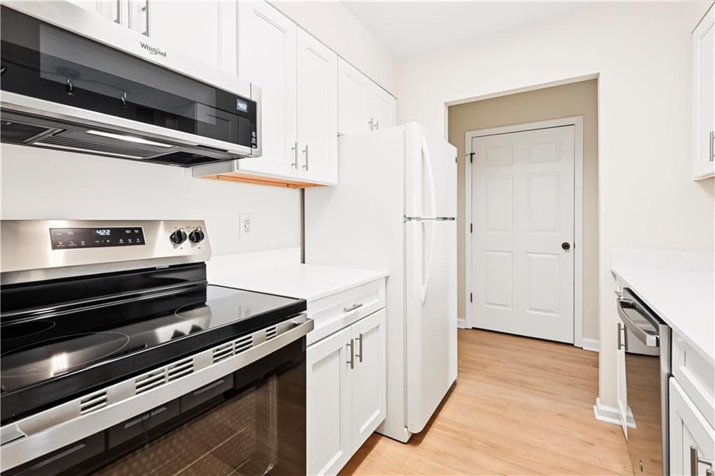 1 bedroom, 1 bathroom, 760 sq ft condominium for sale at 300 Johnson Ferry Road B1007, Sandy Springs, GA 30328 — photo 6