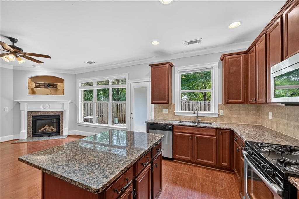 3 bedroom, 3 bathroom, 1,972 sq ft townhouse for rent at 3526 Pecos Lane, Peachtree Corners, GA 30092 for $2,400 a month — photo 6