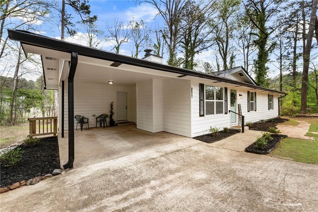 3 bedroom, 2 bathroom, 1,356 sq ft single family residence for sale at 1184 Alemeda Drive, Marietta, GA 30066 — photo 4