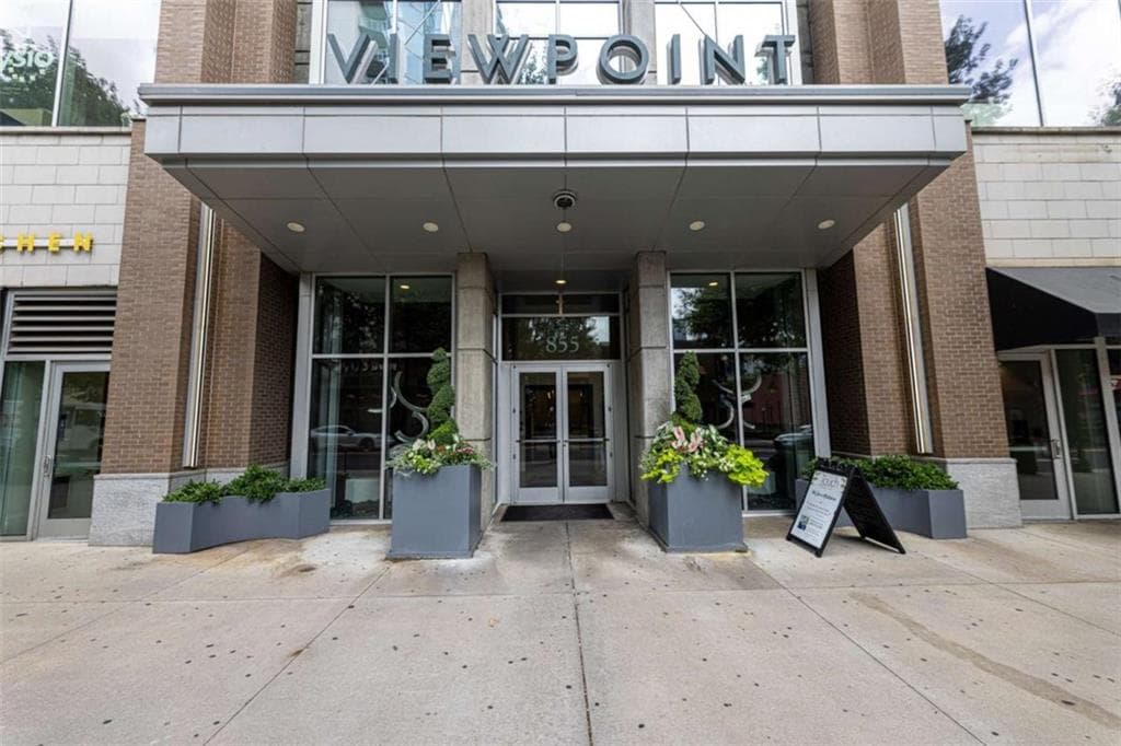 1 bedroom, 1 bathroom, 746 sq ft condominium for sale at 855 Peachtree Street 1512, Atlanta, GA 30308 — photo 2
