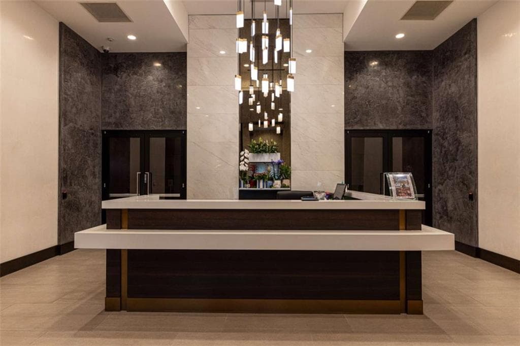 1 bedroom, 1 bathroom, 746 sq ft condominium for sale at 855 Peachtree Street 1512, Atlanta, GA 30308 — photo 4