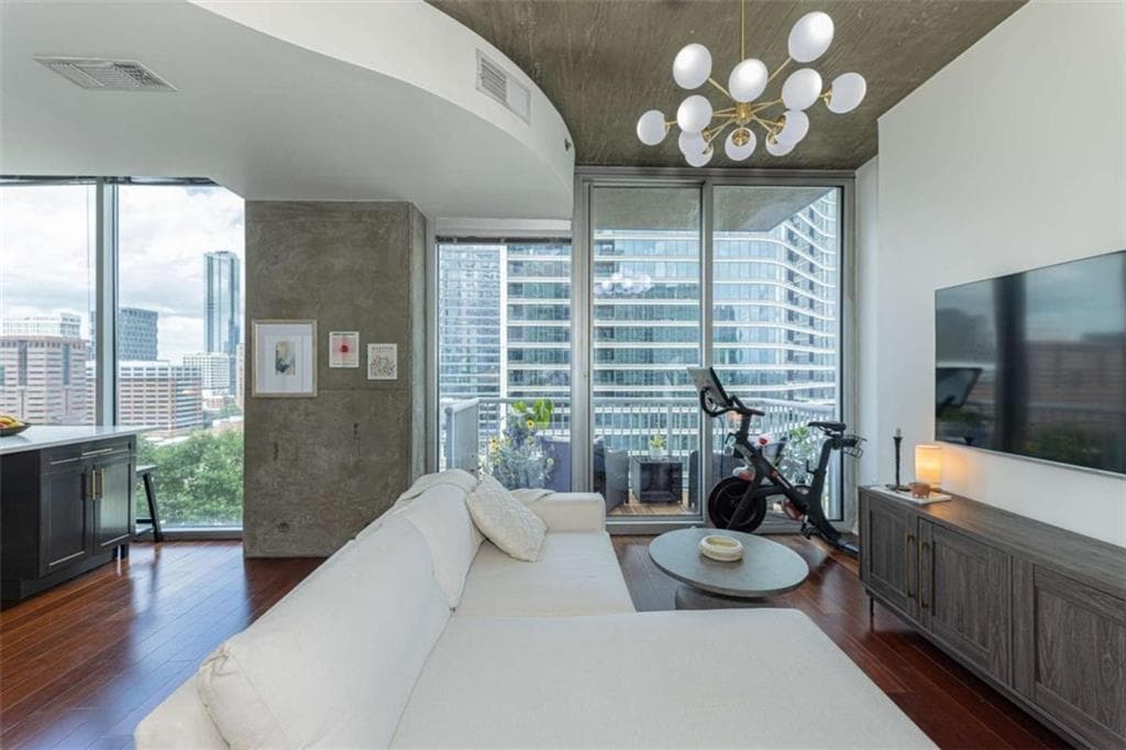 1 bedroom, 1 bathroom, 746 sq ft condominium for sale at 855 Peachtree Street 1512, Atlanta, GA 30308