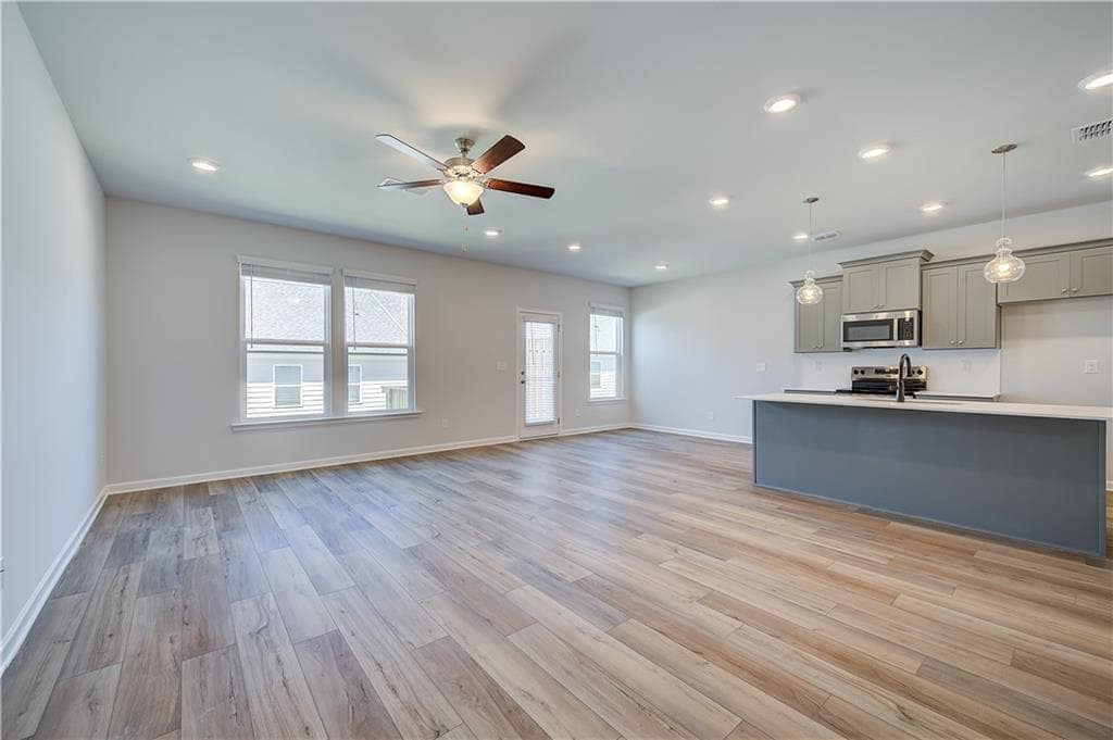 3 bedroom, 3 bathroom, 1,719 sq ft condominium for sale at 663 Treasure Drive, Stockbridge, GA 30281 — photo 5