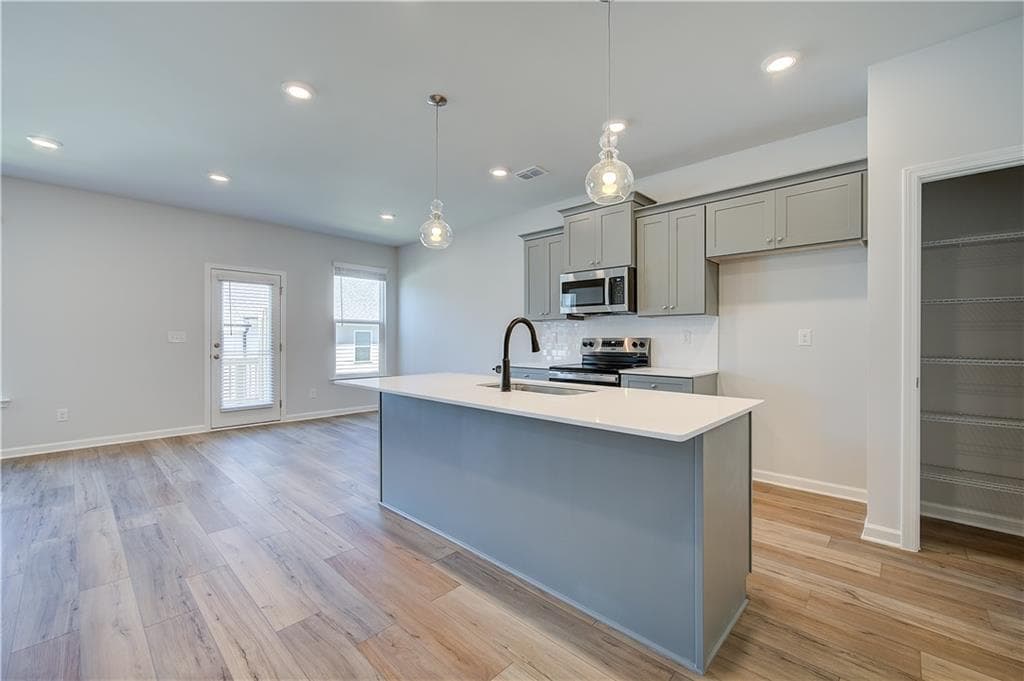 3 bedroom, 3 bathroom, 1,719 sq ft condominium for sale at 663 Treasure Drive, Stockbridge, GA 30281 — photo 7
