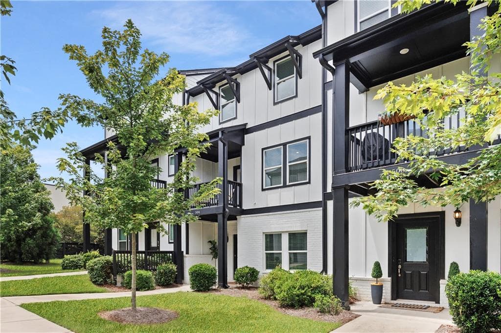 4 bedroom, 4 bathroom, 2,175 sq ft townhouse for sale at 504 Hampton Crossing, Woodstock, GA 30188 — photo 2