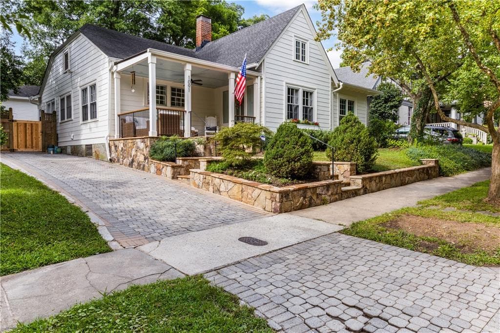 4 bedroom, 3 bathroom single family residence sold at 1091 Saint Louis Place, Atlanta, GA 30306