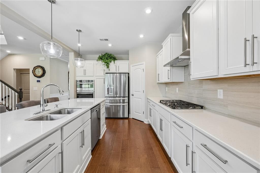 5 bedroom, 4 bathroom, 3,280 sq ft single family residence for sale at 205 Michigan Circle, Hoschton, GA 30548 — photo 8