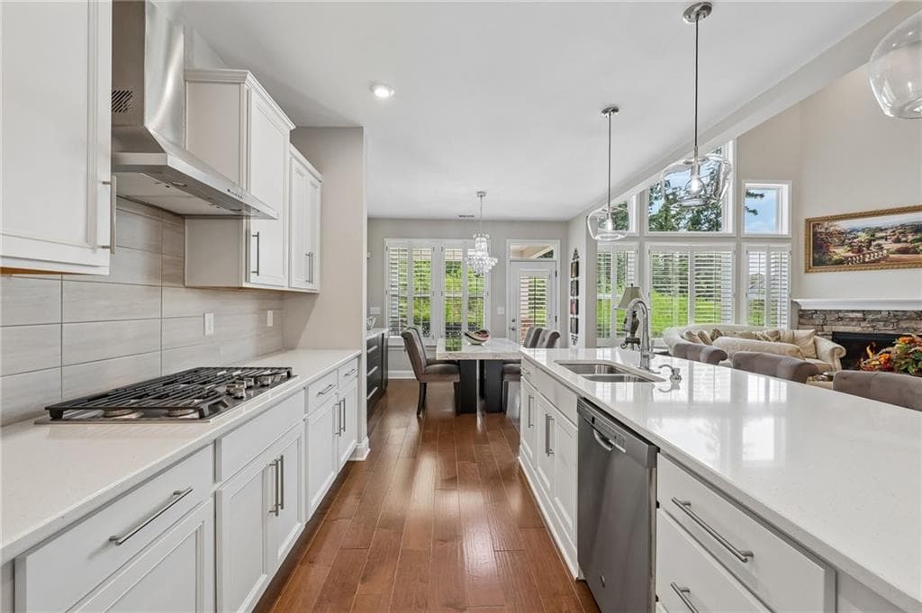 5 bedroom, 4 bathroom, 3,280 sq ft single family residence for sale at 205 Michigan Circle, Hoschton, GA 30548 — photo 9
