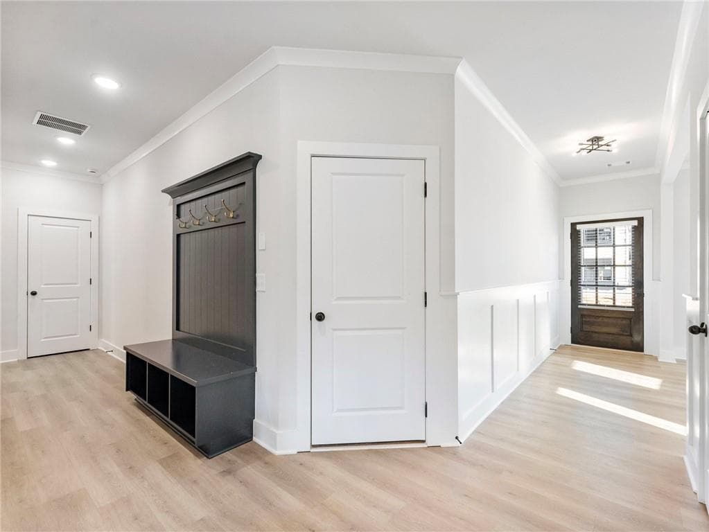 5 bedroom, 4 bathroom, 3,047 sq ft single family residence for sale at 4290 Hosch Reserve Drive, Buford, GA 30519 — photo 7