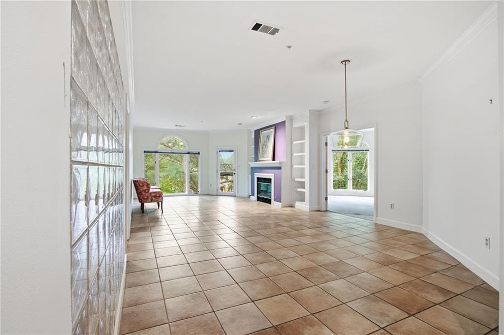 2 bedroom, 2 bathroom, 1,645 sq ft condominium for sale at 5350 Brooke Ridge Drive, Dunwoody, GA 30338 — photo 3