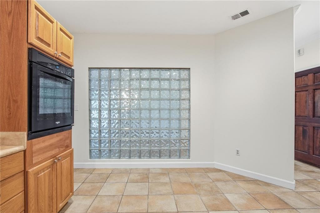 2 bedroom, 2 bathroom, 1,645 sq ft condominium for sale at 5350 Brooke Ridge Drive, Dunwoody, GA 30338 — photo 9