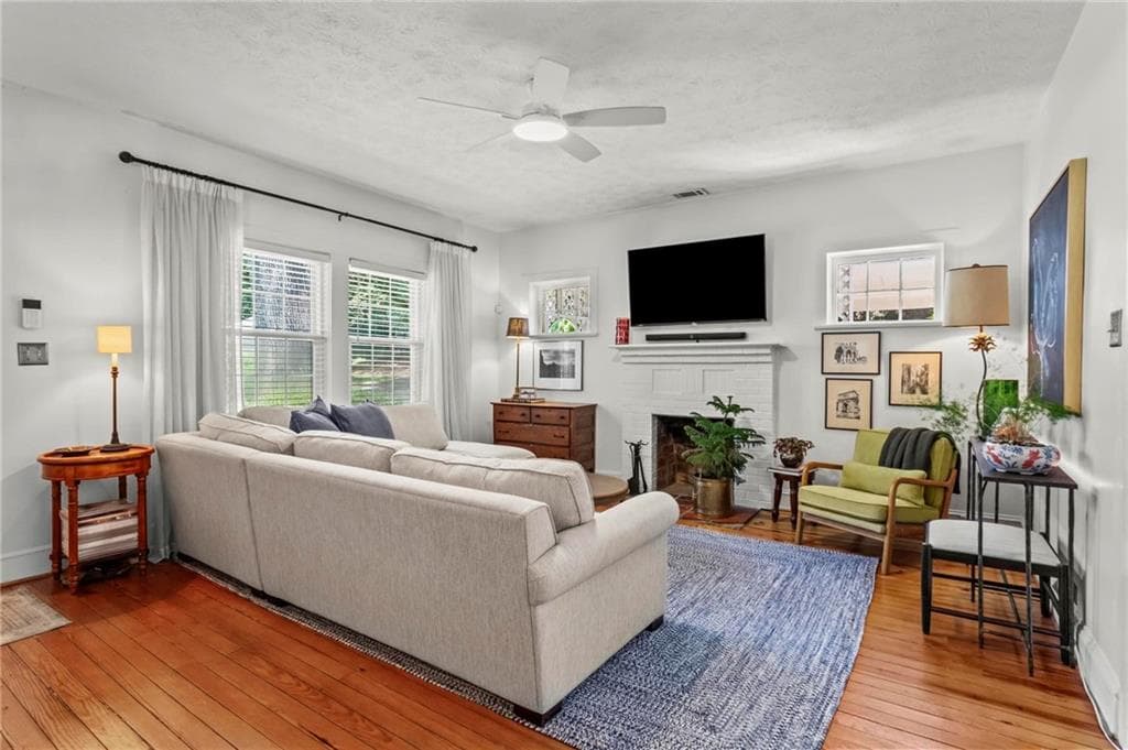 2 bedroom, 2 bathroom, 1,485 sq ft single family residence under contract at 1402 Carter Road, Decatur, GA 30030 — photo 3