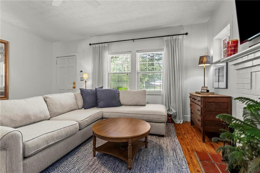 2 bedroom, 2 bathroom, 1,485 sq ft single family residence under contract at 1402 Carter Road, Decatur, GA 30030 — photo 4