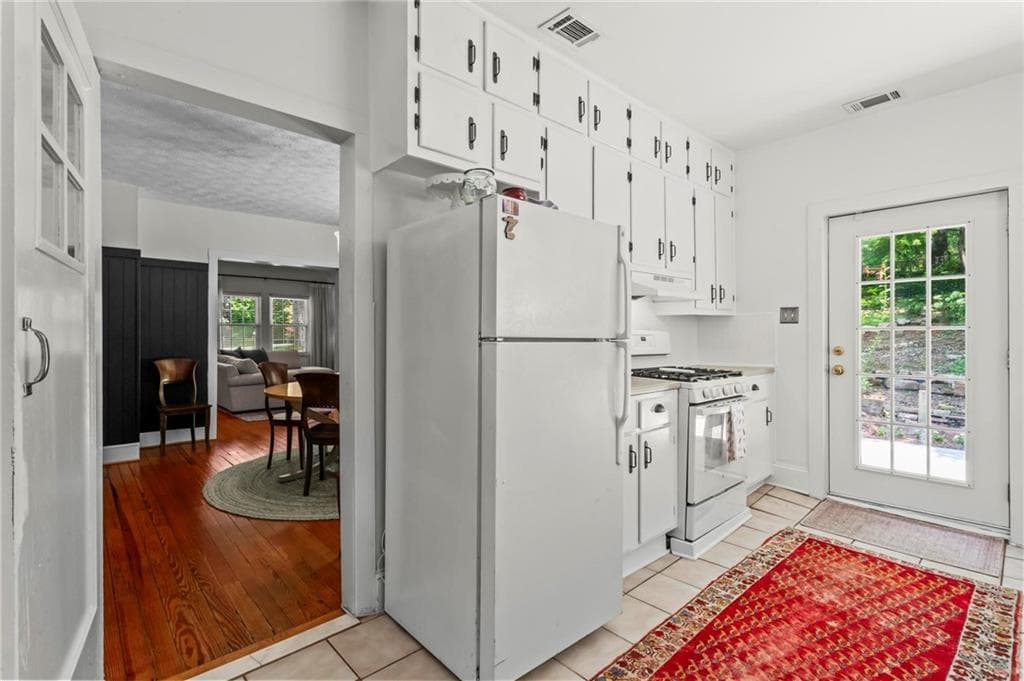 2 bedroom, 2 bathroom, 1,485 sq ft single family residence under contract at 1402 Carter Road, Decatur, GA 30030 — photo 10