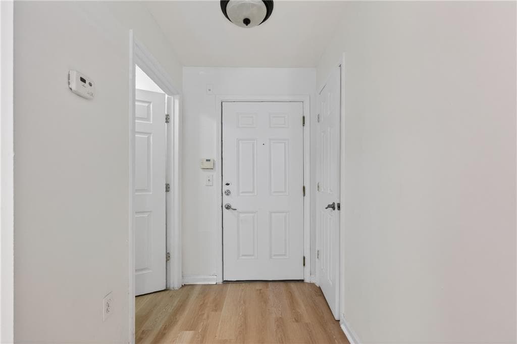 1 bedroom, 1 bathroom, 784 sq ft condominium for sale at 2700 Pine Tree Road 1011, Atlanta, GA 30324 — photo 3