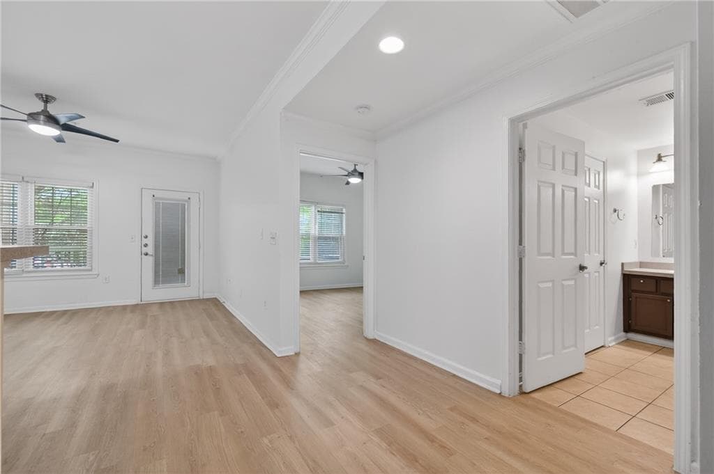 1 bedroom, 1 bathroom, 784 sq ft condominium for sale at 2700 Pine Tree Road 1011, Atlanta, GA 30324 — photo 4