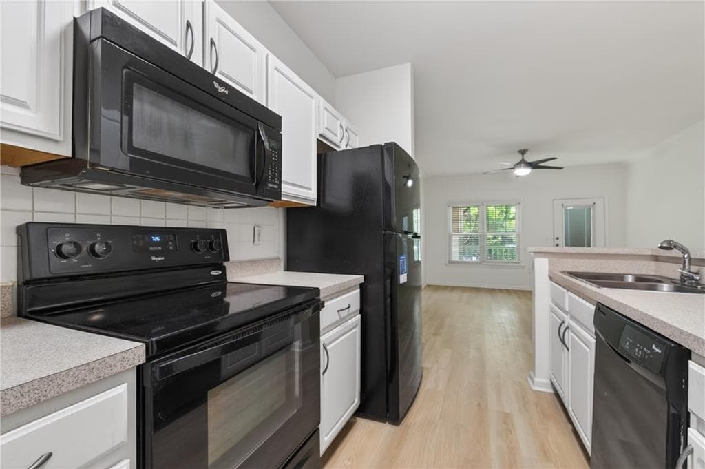 1 bedroom, 1 bathroom, 784 sq ft condominium for sale at 2700 Pine Tree Road 1011, Atlanta, GA 30324 — photo 8