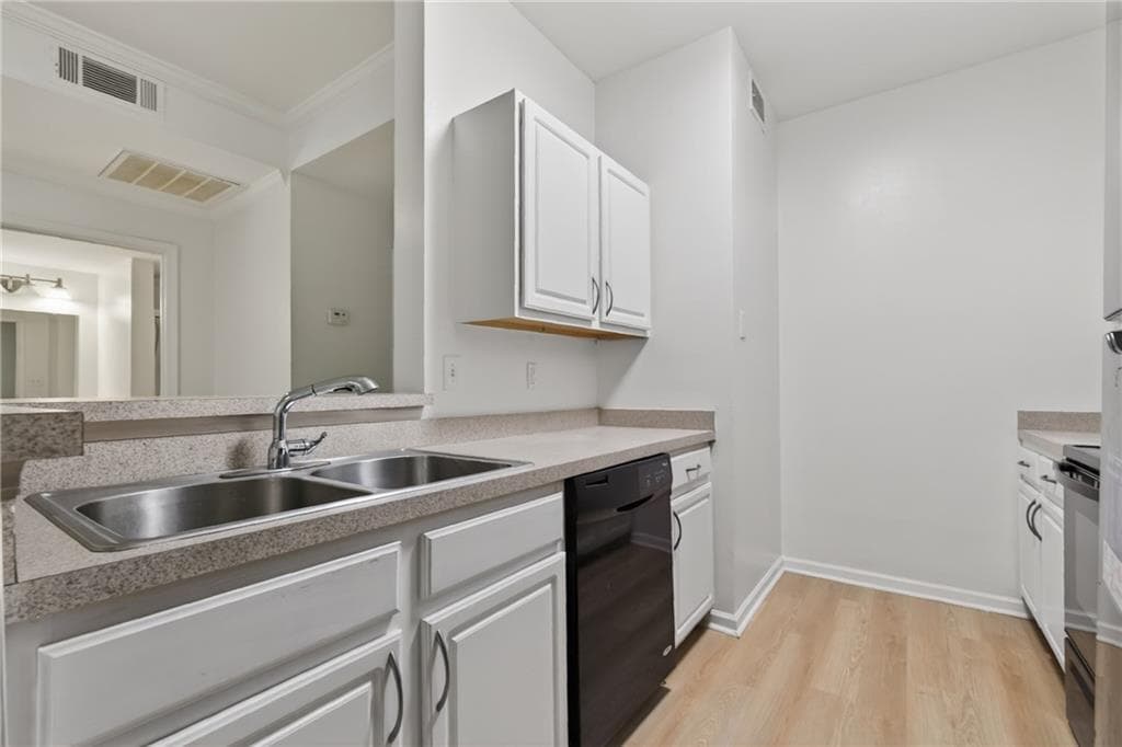 1 bedroom, 1 bathroom, 784 sq ft condominium for sale at 2700 Pine Tree Road 1011, Atlanta, GA 30324 — photo 9