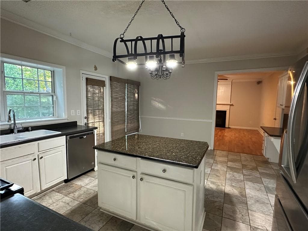 4 bedroom, 3 bathroom, 2,253 sq ft single family residence for rent at 7235 Treyburn Drive, Cumming, GA 30041 for $2,900 a month — photo 4