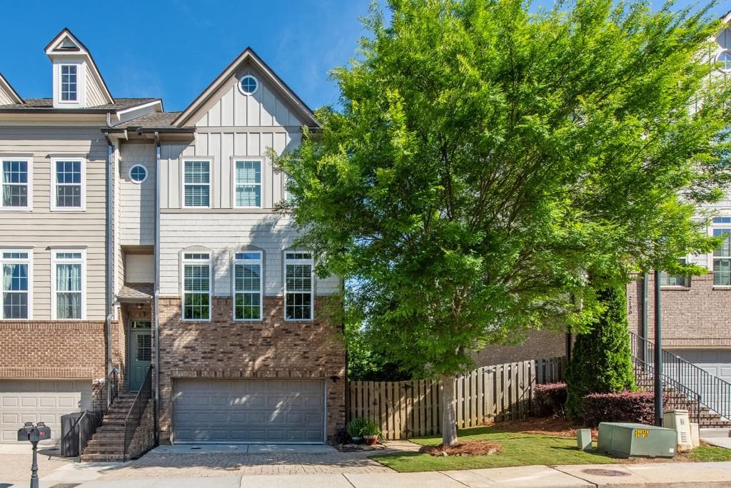 3 bedroom, 4 bathroom, 2,464 sq ft townhouse sold at 2128 Old Georgian Terrace, Atlanta, GA 30318