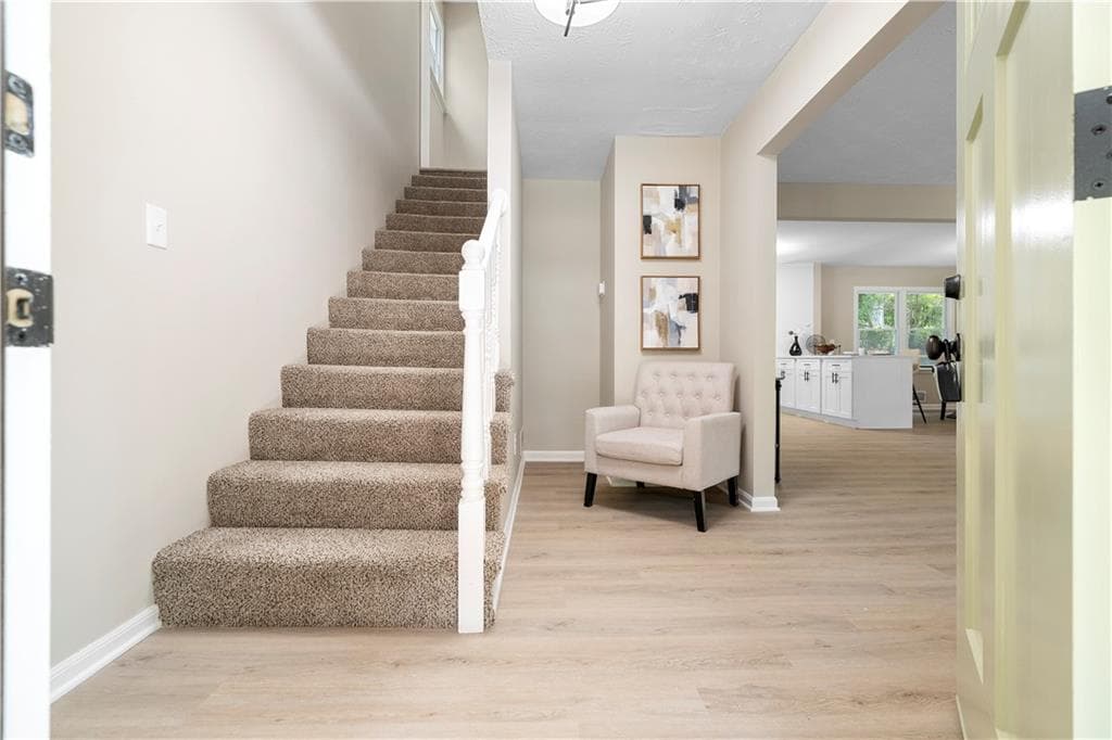 3 bedroom, 3 bathroom, 2,597 sq ft single family residence for sale at 1973 Pine Tree Trail, Gainesville, GA 30501 — photo 8