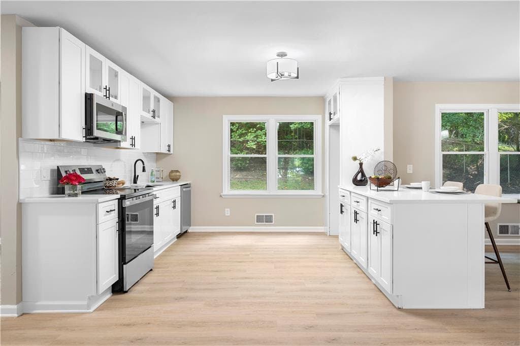 3 bedroom, 3 bathroom, 2,597 sq ft single family residence for sale at 1973 Pine Tree Trail, Gainesville, GA 30501 — photo 1 of 26