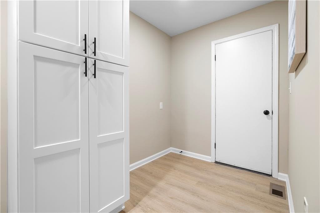 3 bedroom, 3 bathroom, 2,597 sq ft single family residence for sale at 1973 Pine Tree Trail, Gainesville, GA 30501 — photo 9