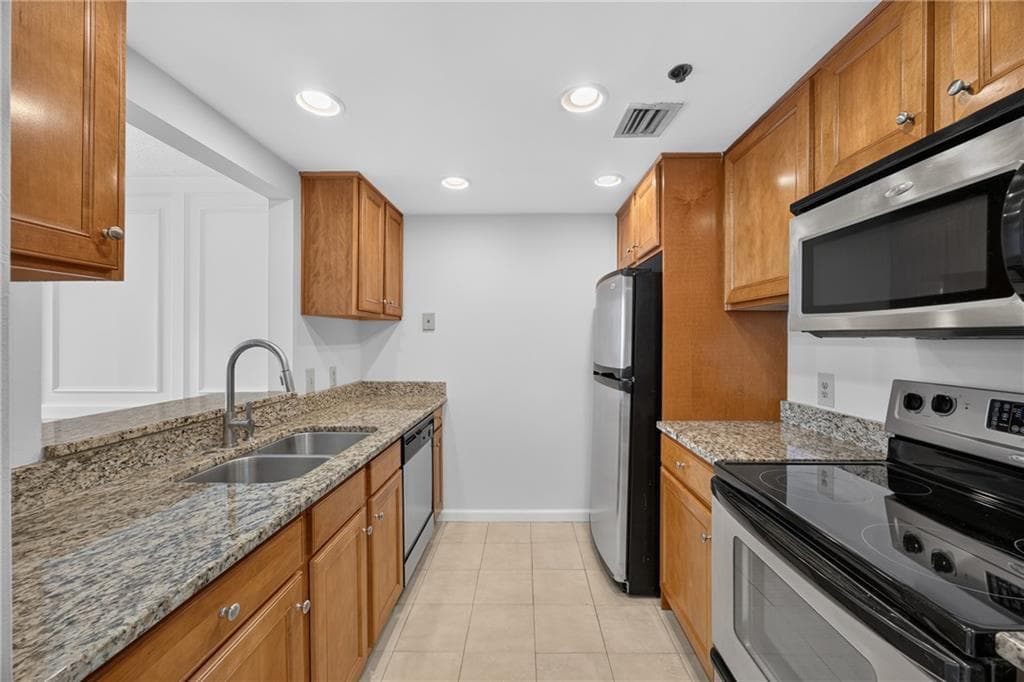 1 bedroom, 1 bathroom, 645 sq ft condominium for sale at 1280 W Peachtree Street 1710, Atlanta, GA 30309 — photo 6