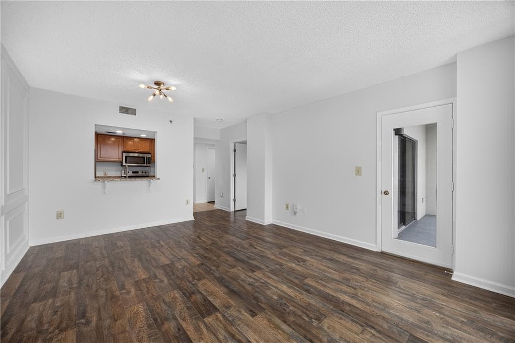 1 bedroom, 1 bathroom, 645 sq ft condominium for sale at 1280 W Peachtree Street 1710, Atlanta, GA 30309 — photo 10