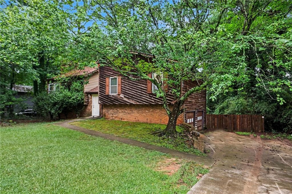 4 bedroom, 3 bathroom, 1,974 sq ft single family residence for sale at 5894 Sutton Drive, Douglasville, GA 30135 — photo 3
